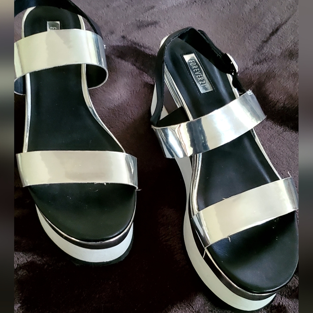 Silver chrome strap platform sandals size 9